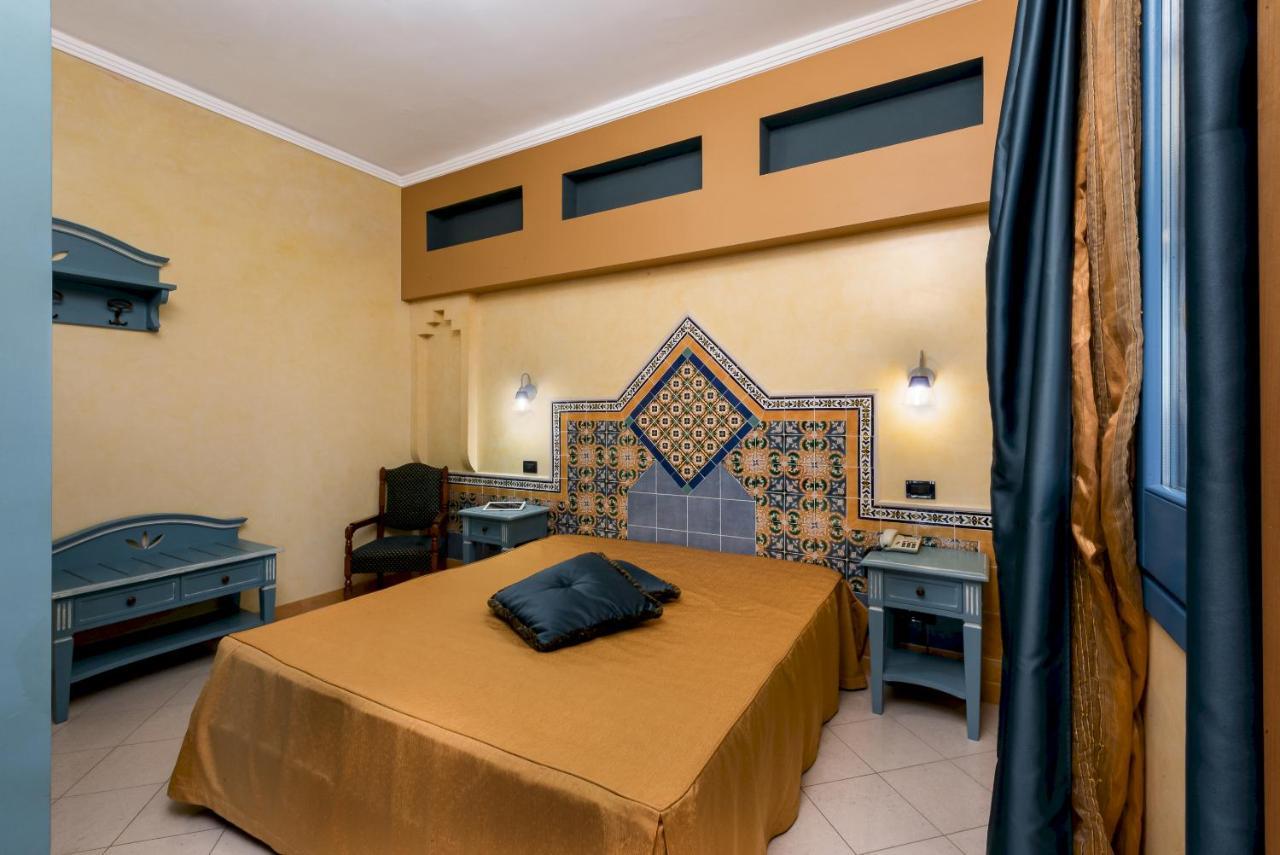 Hotel Ristorante Mediterraneo Faro San Vito Lo Capo Exteriör bild