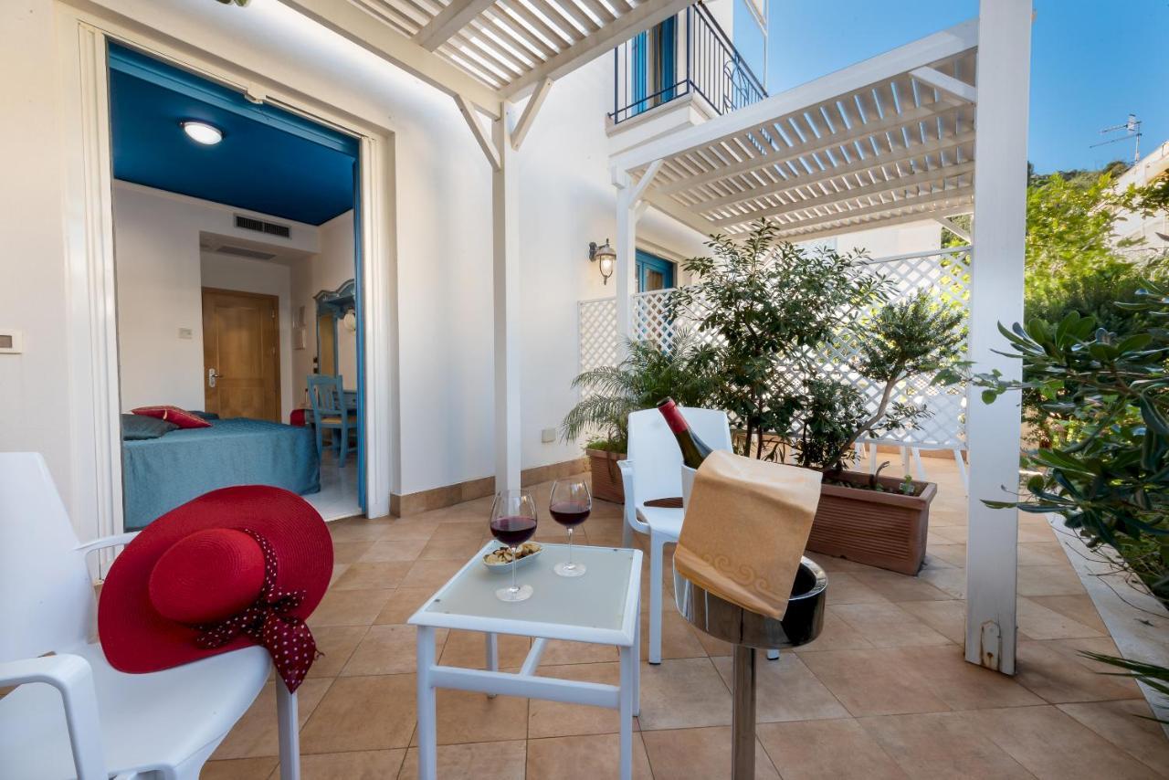 Hotel Ristorante Mediterraneo Faro San Vito Lo Capo Exteriör bild