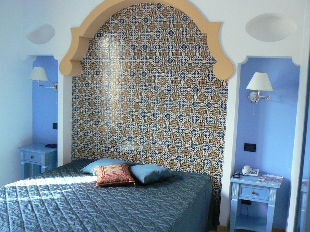 Hotel Ristorante Mediterraneo Faro San Vito Lo Capo Exteriör bild