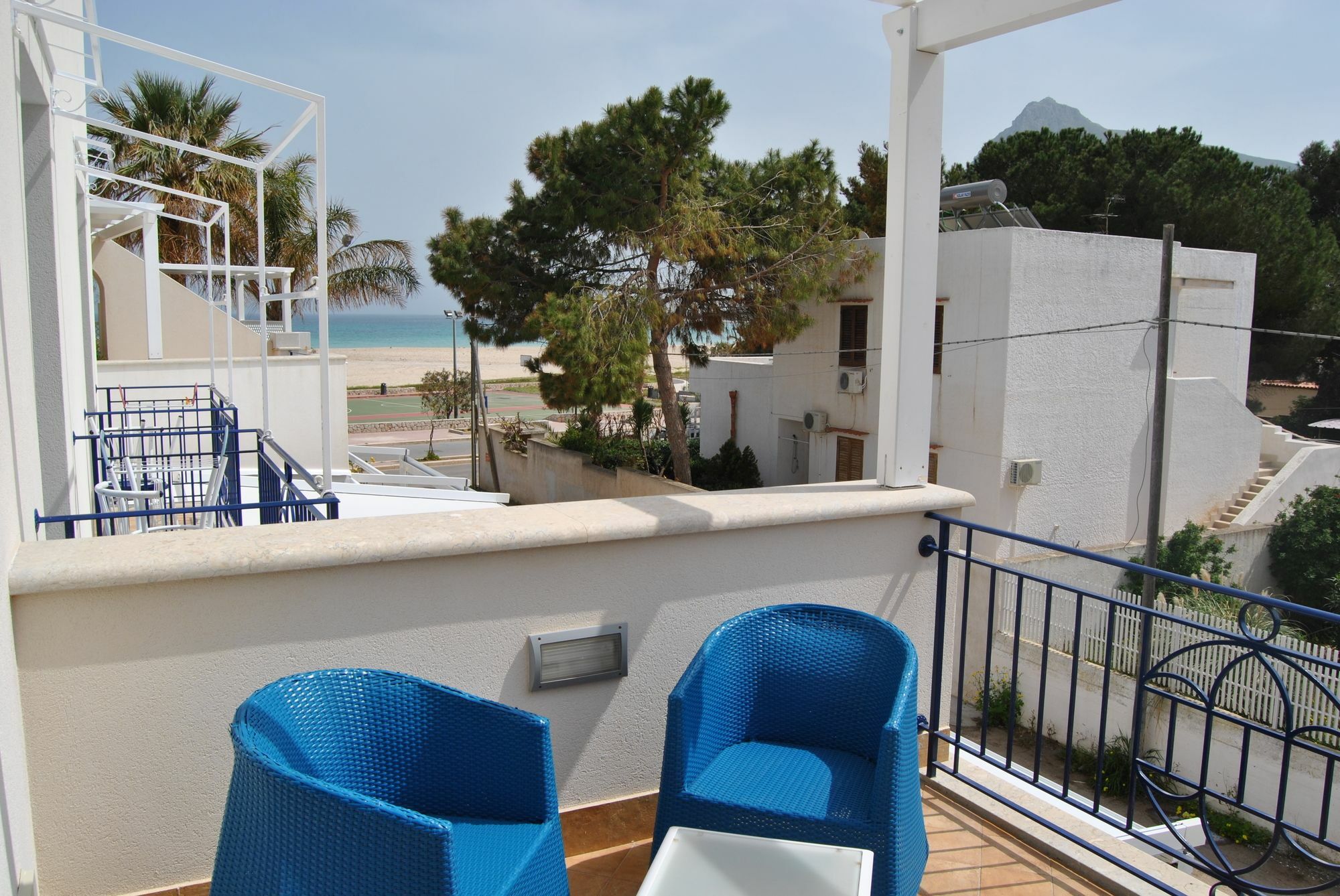 Hotel Ristorante Mediterraneo Faro San Vito Lo Capo Exteriör bild